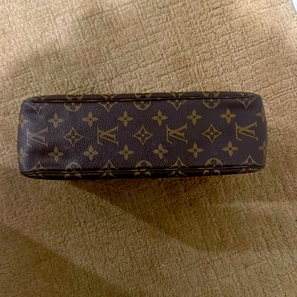 LV Monogram Trousse Toilette 28 - Picture 3 of 7